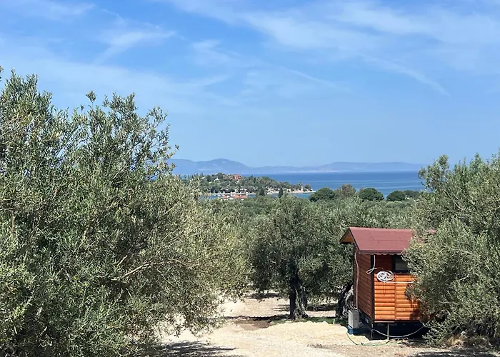 Vrasna Κάμπινγκ Δεκελί